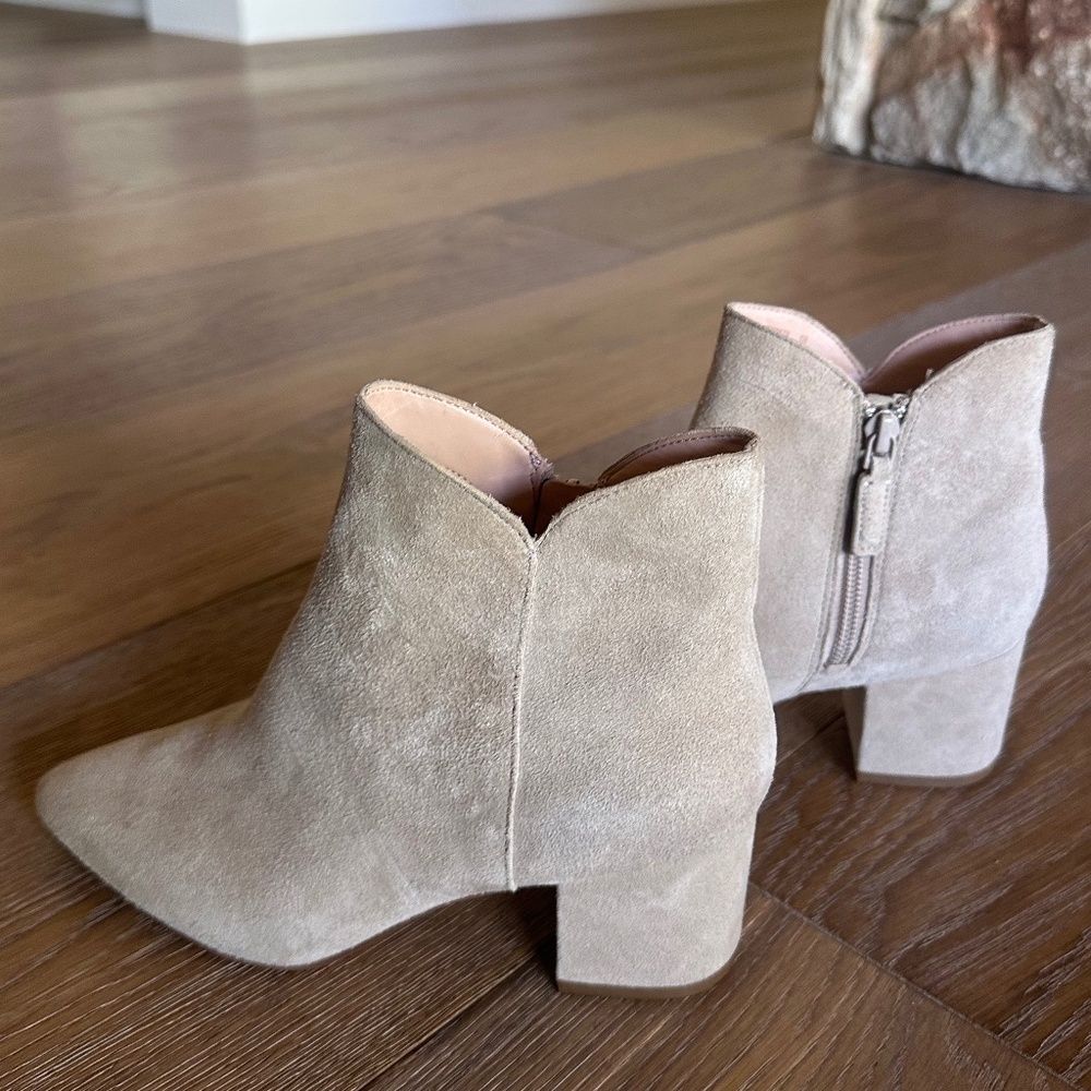 Cole Haan Elyse Suede Bootie Taupe Size 5 NEW - Picture 7 of 13
